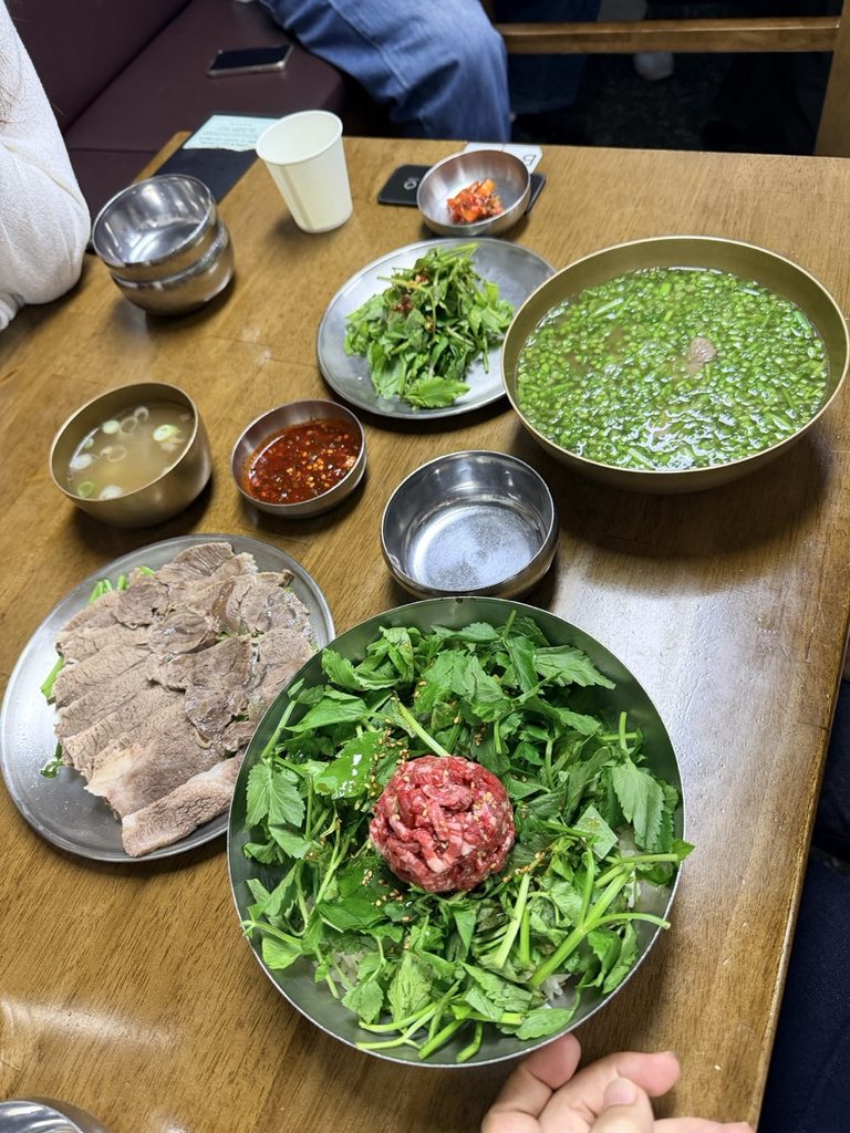 聖水洞的「陵洞水芹菜」